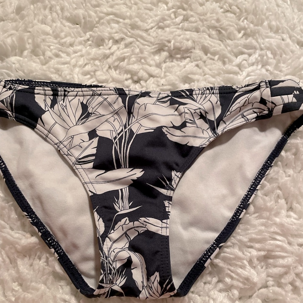 Roxy swimsuit bottoms